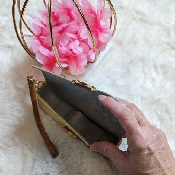 RARE LOUIS VUITTON Vernis Pochette Lagoon Glasses Case in Perle/Yellow - Picture 8 of 14